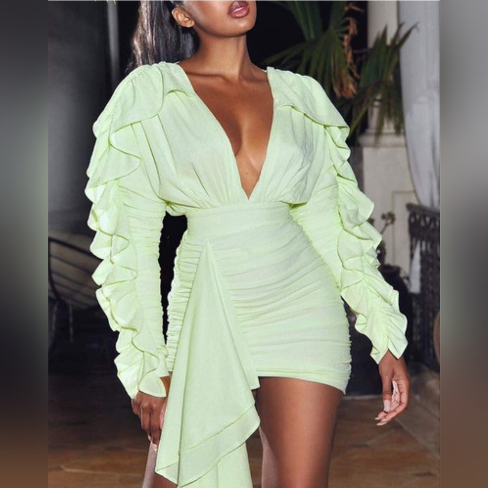 Miss circle deep V mini dress in size small
